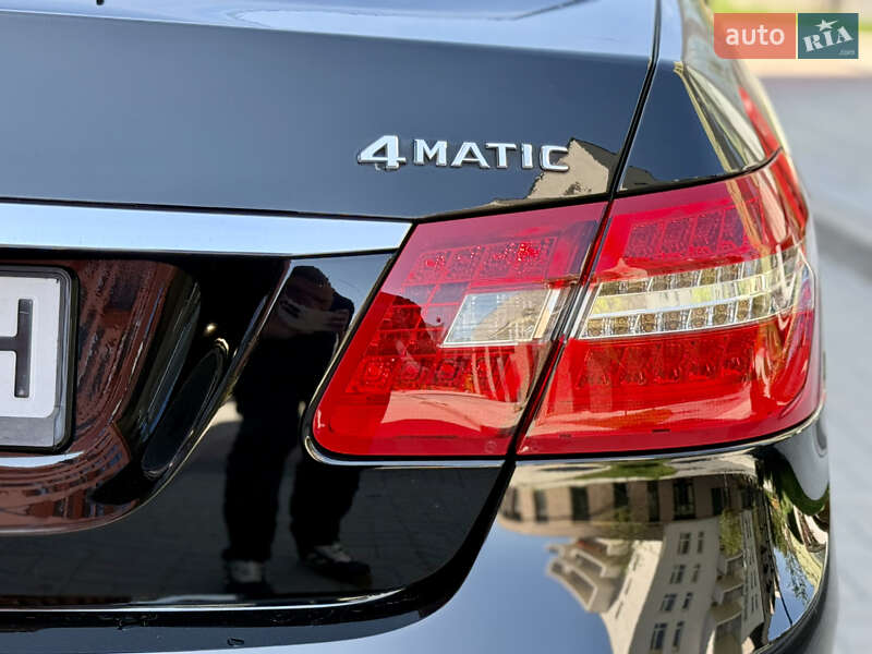 Седан Mercedes-Benz E-Class 2012 в Львове