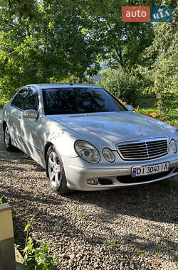 Седан Mercedes-Benz E-Class 2002 в 