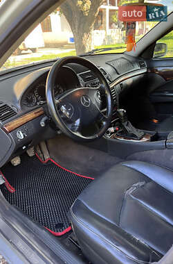 Седан Mercedes-Benz E-Class 2002 в 