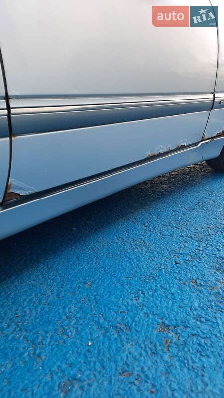 Седан Mercedes-Benz E-Class 2001 в Черновцах