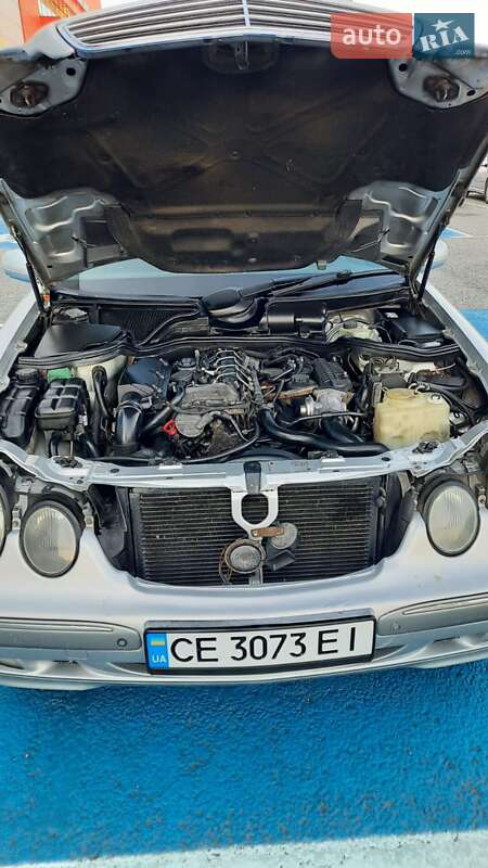 Седан Mercedes-Benz E-Class 2001 в Черновцах