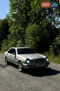 Седан Mercedes-Benz E-Class 1998 в Виннице