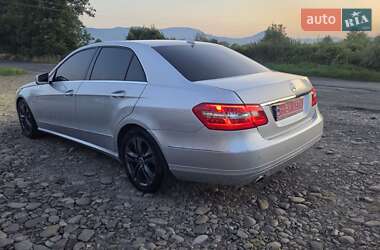 Седан Mercedes-Benz E-Class 2010 в 