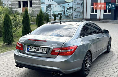 Купе Mercedes-Benz E-Class 2009 в 