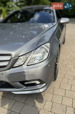 Купе Mercedes-Benz E-Class 2009 в 