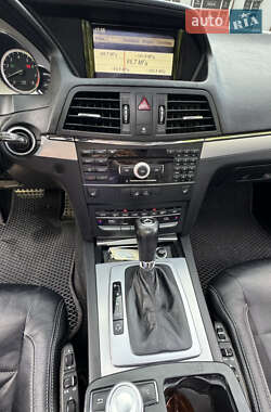 Купе Mercedes-Benz E-Class 2009 в 