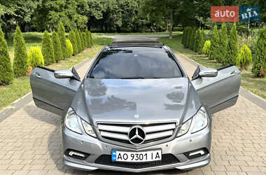 Купе Mercedes-Benz E-Class 2009 в 