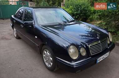Седан Mercedes-Benz E-Class 1997 в Днепре