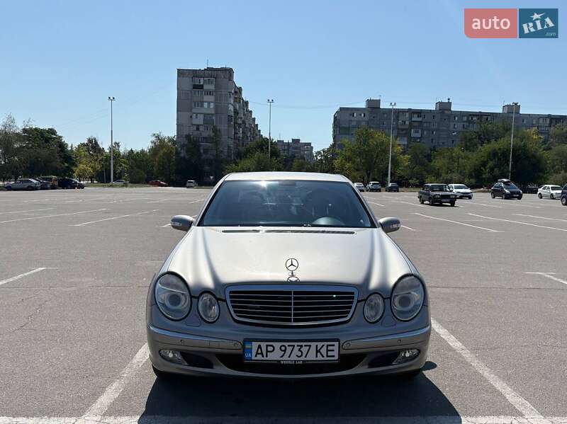 Седан Mercedes-Benz E-Class 2003 в 