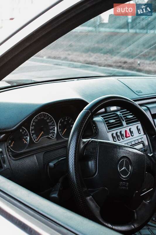 Седан Mercedes-Benz E-Class 1998 в Хмельницком