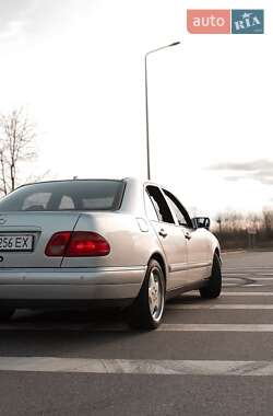 Седан Mercedes-Benz E-Class 1998 в 