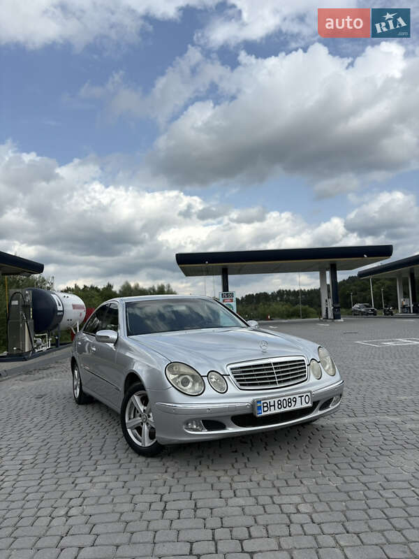 Mercedes-Benz E-Class 2002