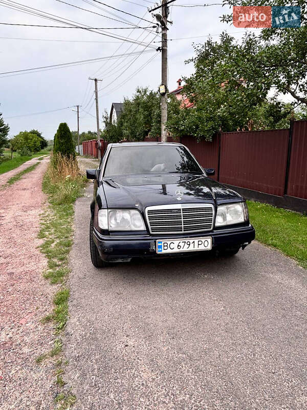 Седан Mercedes-Benz E-Class 1995 в Дублянах