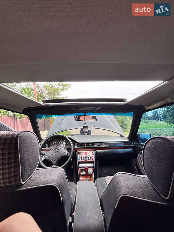 Седан Mercedes-Benz E-Class 1995 в Дублянах