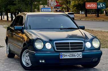 Седан Mercedes-Benz E-Class 1999 в 