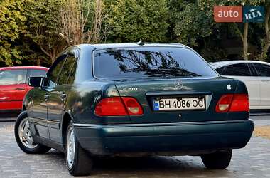 Седан Mercedes-Benz E-Class 1999 в 