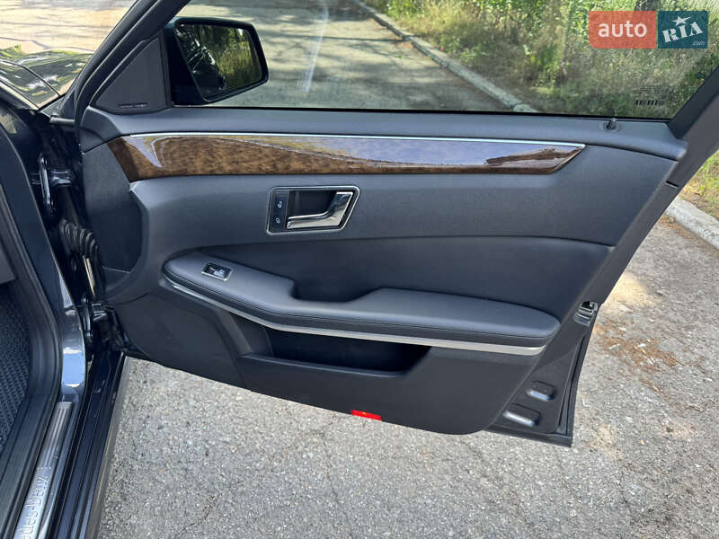 Універсал Mercedes-Benz E-Class 2010 в Ромнах