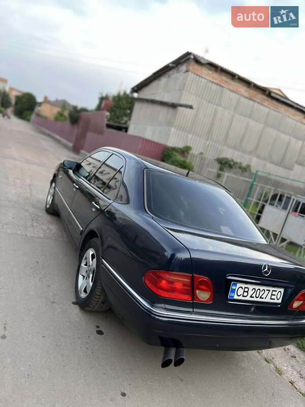 Седан Mercedes-Benz E-Class 1998 в Нежине