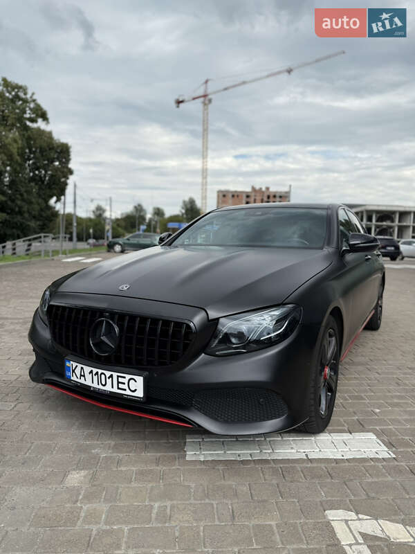 Седан Mercedes-Benz E-Class 2018 в Львове