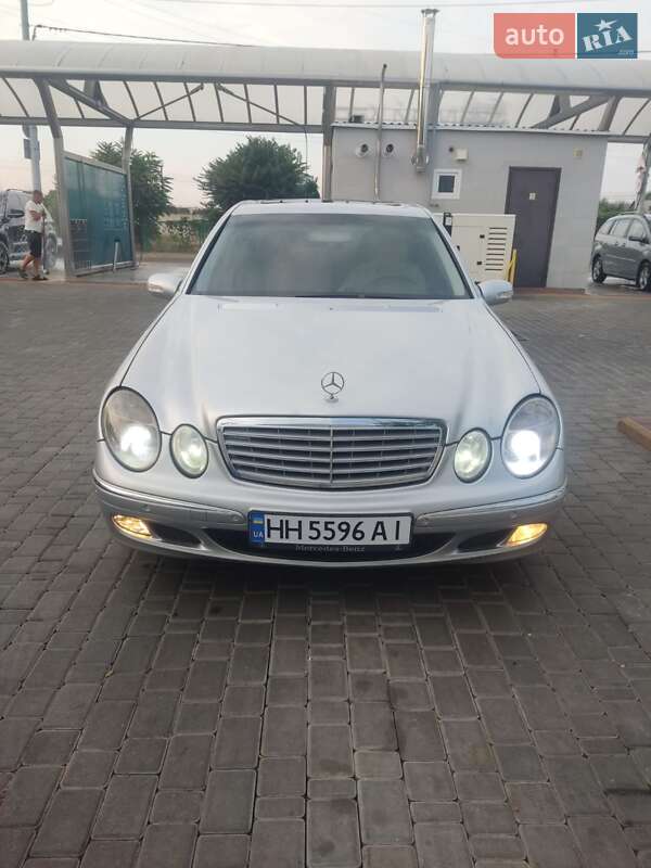 Mercedes-Benz E-Class 2002