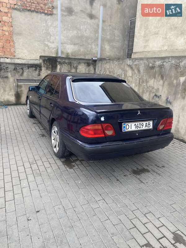 Седан Mercedes-Benz E-Class 1998 в Черновцах