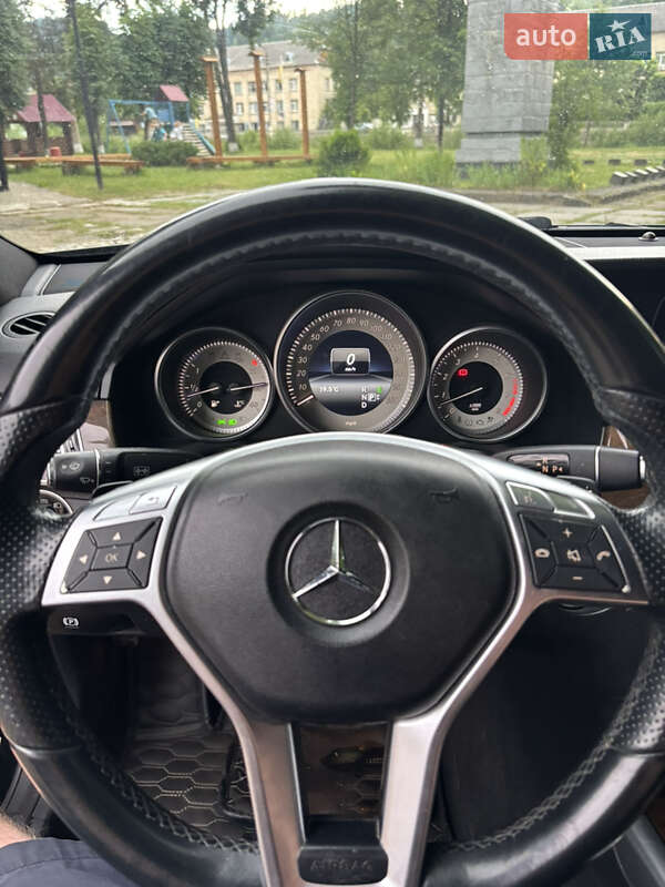 Седан Mercedes-Benz E-Class 2014 в Чернівцях