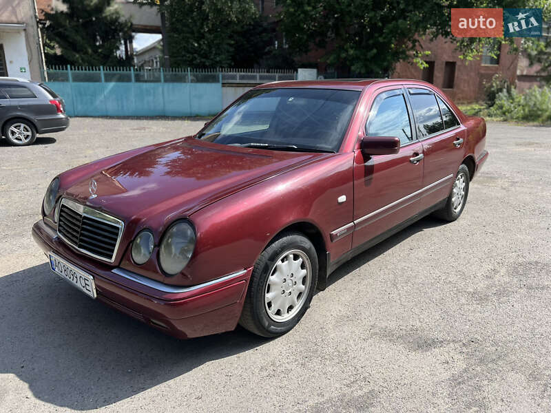 Mercedes-Benz E-Class 1999