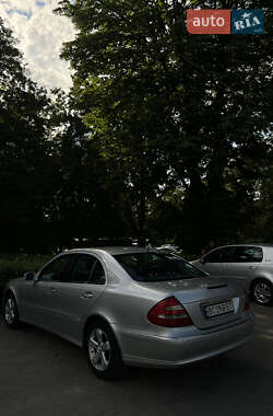 Седан Mercedes-Benz E-Class 2003 в 