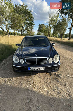 Седан Mercedes-Benz E-Class 2005 в Ямполе