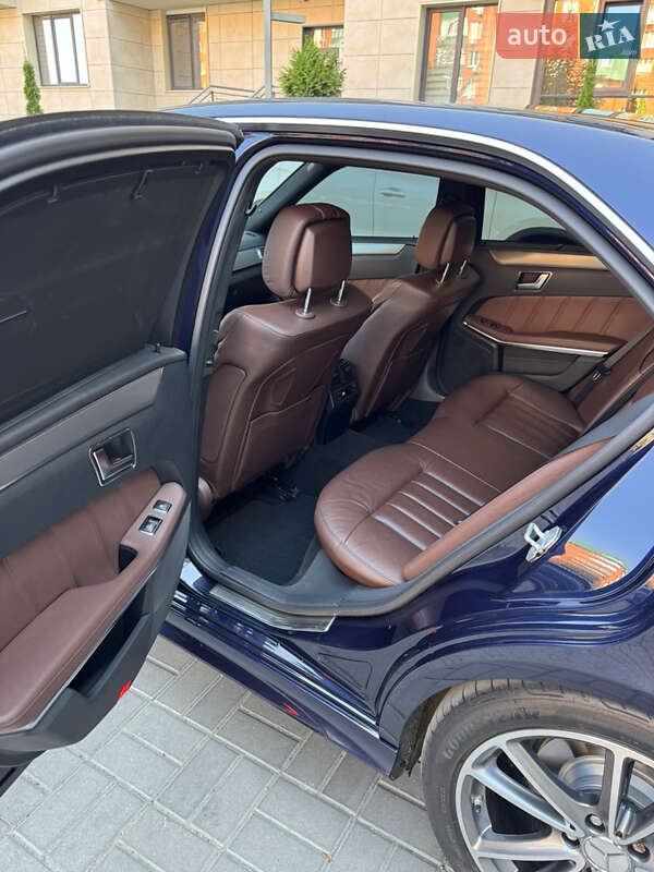 Седан Mercedes-Benz E-Class 2014 в Чернівцях