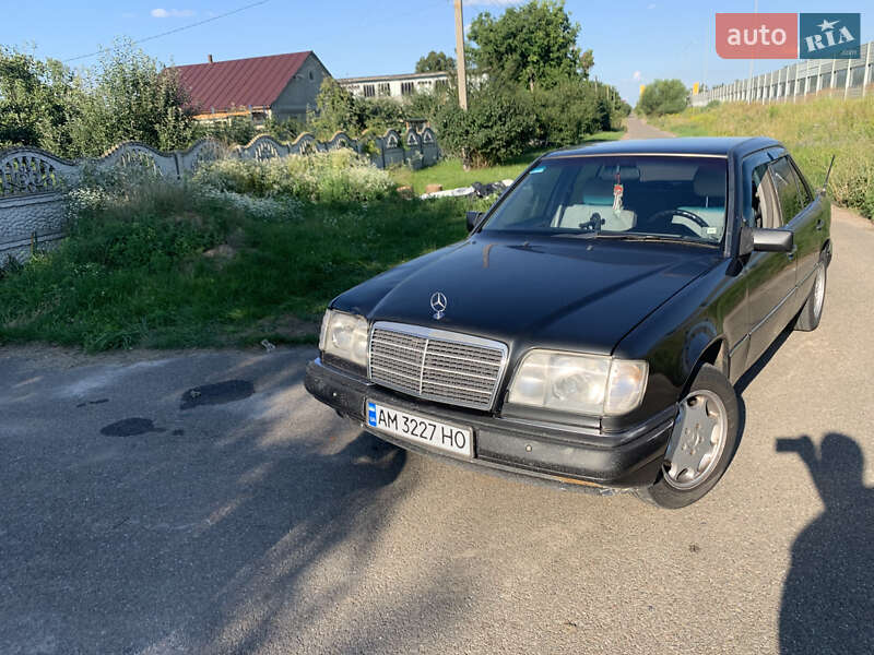 Седан Mercedes-Benz E-Class 1995 в Житомире