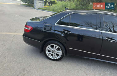 Седан Mercedes-Benz E-Class 2010 в 