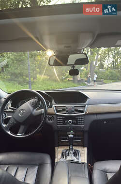 Седан Mercedes-Benz E-Class 2010 в 