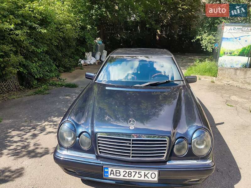 Седан Mercedes-Benz E-Class 1998 в Виннице