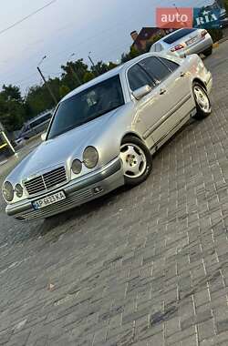 Седан Mercedes-Benz E-Class 1996 в Запоріжжі
