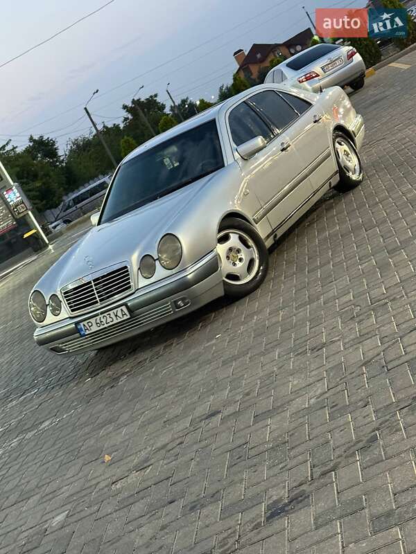 Mercedes-Benz E-Class 1996