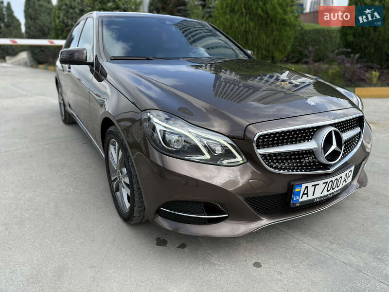 Седан Mercedes-Benz E-Class 2013 в Ивано-Франковске