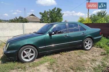 Седан Mercedes-Benz E-Class 2000 в Тетієві
