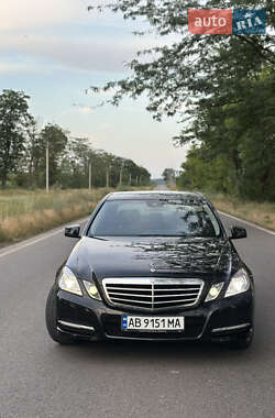 Седан Mercedes-Benz E-Class 2012 в Ямполе