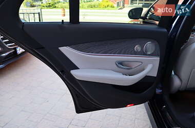 Седан Mercedes-Benz E-Class 2022 в 