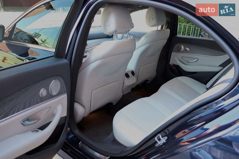 Седан Mercedes-Benz E-Class 2022 в Львове