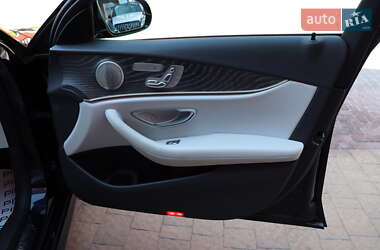 Седан Mercedes-Benz E-Class 2022 в 