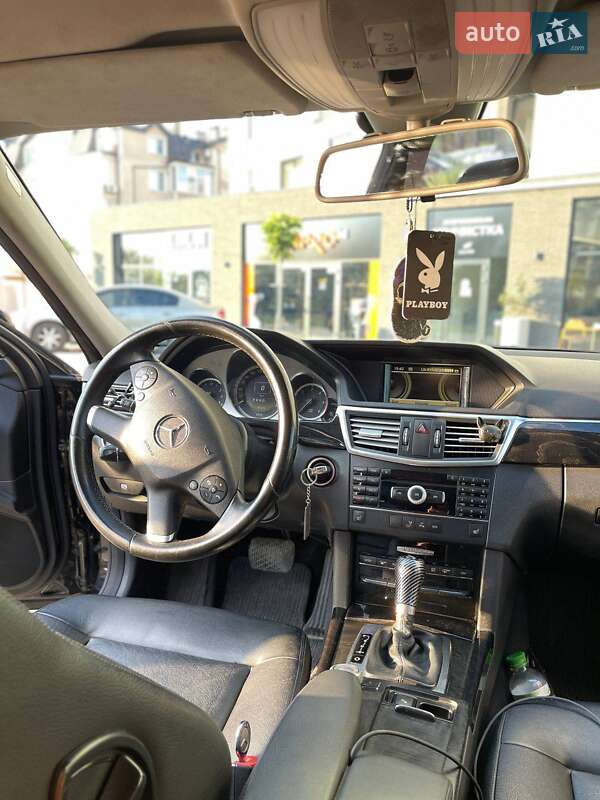 Универсал Mercedes-Benz E-Class 2011 в Ужгороде
