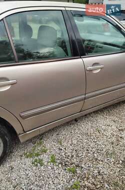 Седан Mercedes-Benz E-Class 2001 в 