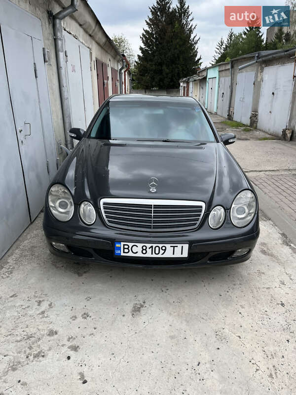 Mercedes-Benz E-Class 2002