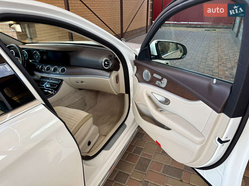 Седан Mercedes-Benz E-Class 2016 в Кропивницком