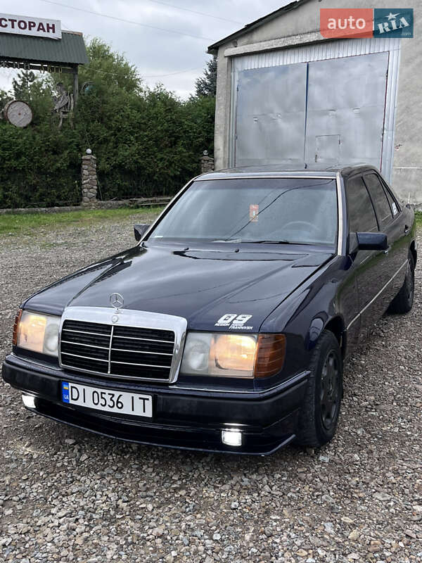 Седан Mercedes-Benz E-Class 1991 в  фото Седан Mercedes-Benz E-Class 1991 в