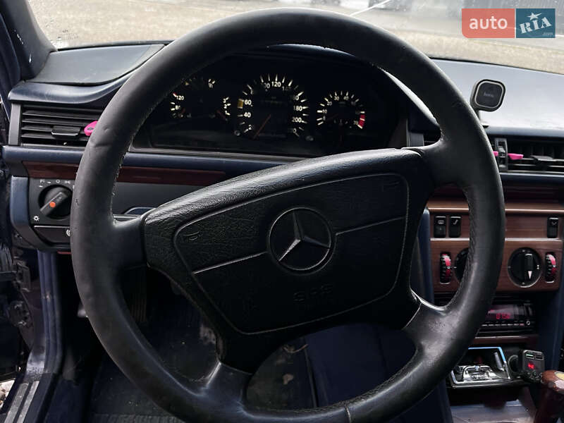 Седан Mercedes-Benz E-Class 1991 в Рогатині