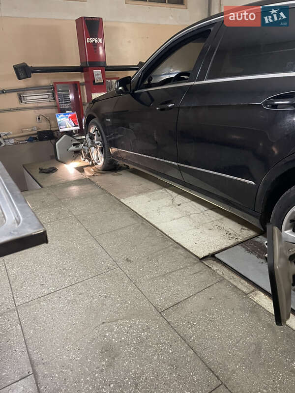 Седан Mercedes-Benz E-Class 2010 в Житомире