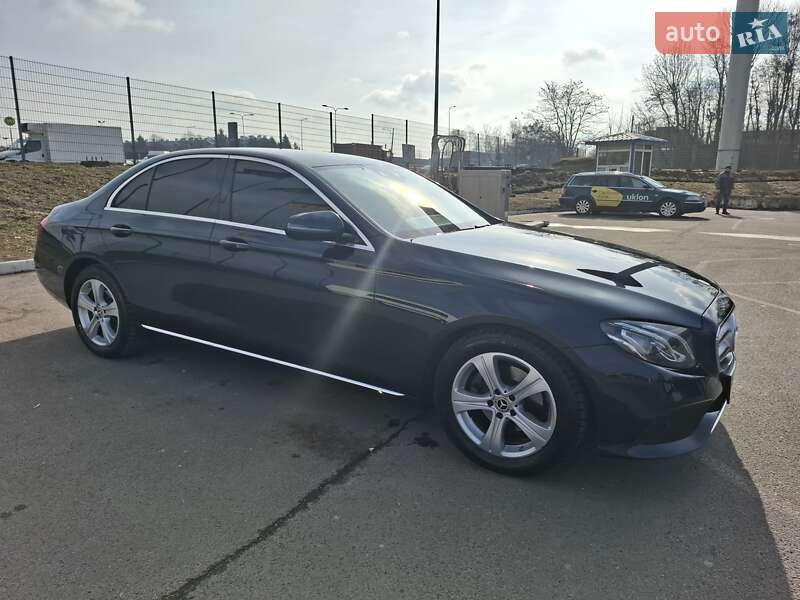 Седан Mercedes-Benz E-Class 2016 в Львові